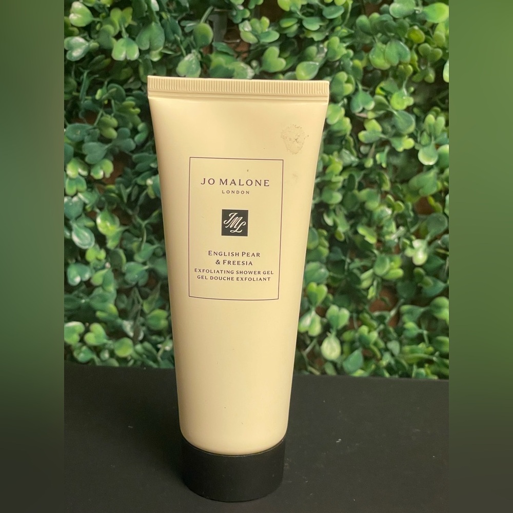 Jo Malone - English Pear & Freesia Exfoliating Shower Gel - New - 2.5oz